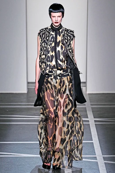 Look 37